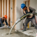 ¿Se pueden emplear las mangueras de concreto pesadas para bombear lechadas de cemento fluido o mezclas de yeso en interiores?