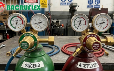 ¿Se puede utilizar un mismo regulador CONCOA para oxígeno y después para gases combustibles como el acetileno?